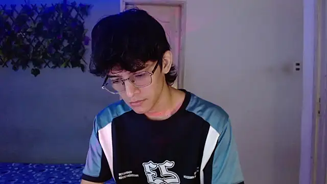 Snapshot of noah_millerx chatting on 13, 3, 2026 noah millerx online show from 13, 3, 2026