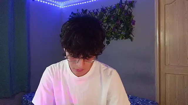 Snapshot of noah_millerx chatting on 15, 3, 2026 noah millerx online show from 15, 3, 2026