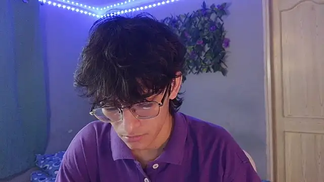 Snapshot of noah_millerx chatting on 18, 3, 2026 noah millerx online show from 18, 3, 2026