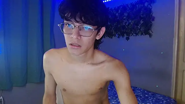 Snapshot of noah_millerx chatting on 21, 3, 2026 noah millerx online show from 21, 3, 2026