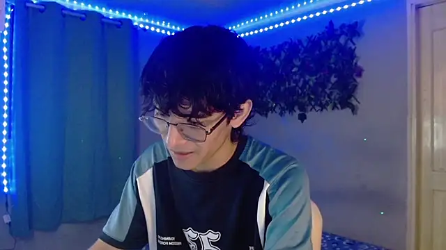 Snapshot of noah_millerx chatting on 22, 3, 2026 noah millerx online show from 22, 3, 2026