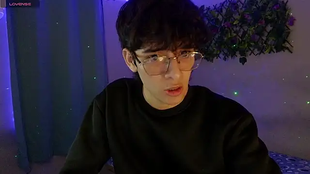 Snapshot of noah_millerx chatting on 25, 3, 2026 noah millerx online show from 25, 3, 2026