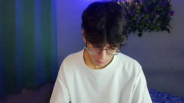 Snapshot of noah_millerx chatting on 28, 3, 2026 noah millerx online show from 28, 3, 2026