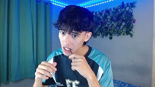 Snapshot of noah_millerx chatting on 11, 4, 2026 noah millerx online show from 11, 4, 2026