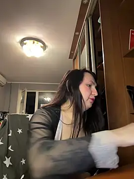 Snapshot of EvaBeautyXx chatting on 5, 4, 2026 EvaBeautyXx online show from 5, 4, 2026