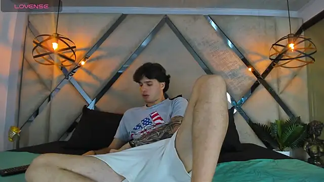 Snapshot of EXCLUSIVE8 chatting on 8, 3, 2026 EXCLUSIVE8 online show from 8, 3, 2026