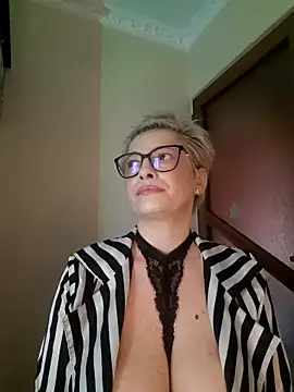 LunaBlaise online show from 16, 3, 2026