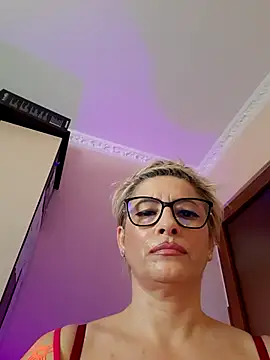 LunaBlaise online show from 23, 4, 2026