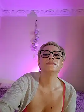 LunaBlaise online show from 19, 5, 2026