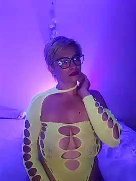 LunaBlaise online show from 22, 6, 2026