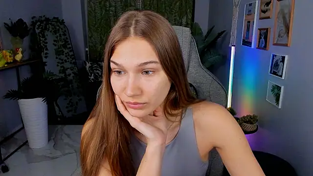 Snapshot of Sweet_Emilya chatting on 24, 3, 2026 Sweet Emilya online show from 24, 3, 2026