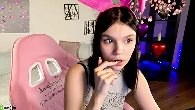 Snapshot of JanetCensley chatting on 6, 4, 2026 JanetCensley online show from 6, 4, 2026