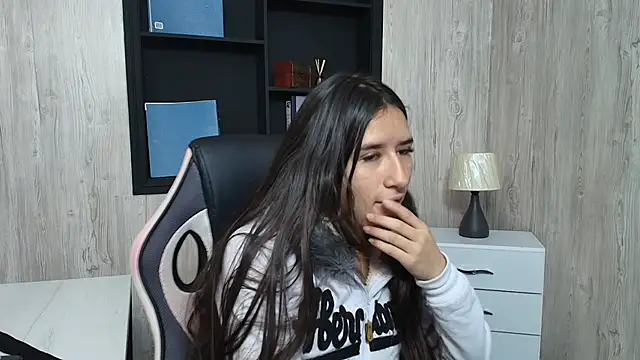 LilyRossi  online show from 15, 5, 2026