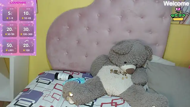 Sophiiee Gray online show from 11, 4, 2026