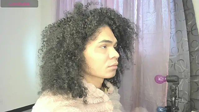 Snapshot of V-nus chatting on 11, 4, 2026 V-nus online show from 11, 4, 2026