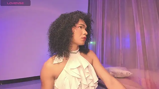 Snapshot of V-nus chatting on 13, 4, 2026 V-nus online show from 13, 4, 2026