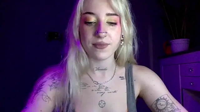 Snapshot of EmmyWet chatting on 22, 6, 2026 EmmyWet online show from 22, 6, 2026