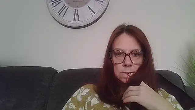 Cara-CurvyUK online show from 4, 3, 2026