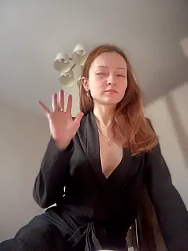 Snapshot of SadieSink_ chatting on 3, 3, 2026 SadieSink online show from 3, 3, 2026