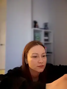 Snapshot of SadieSink_ chatting on 4, 4, 2026 SadieSink online show from 4, 4, 2026