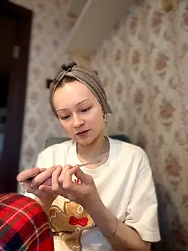 Snapshot of SadieSink_ chatting on 12, 4, 2026 SadieSink online show from 12, 4, 2026