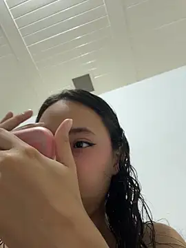Aliciaa-petite online show from 14, 5, 2026