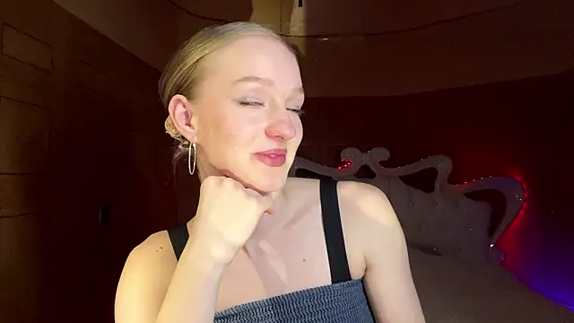 Anika Socutehe online show from 24, 3, 2026