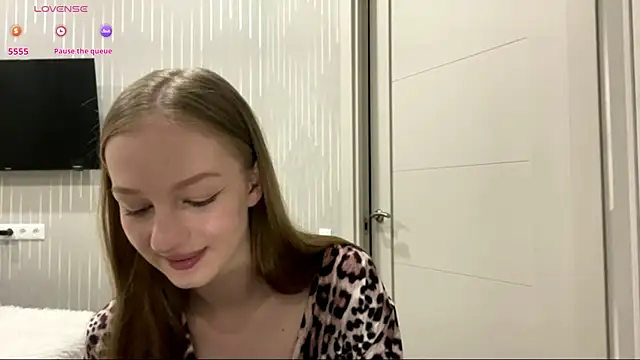 Anika Socutehe online show from 31, 5, 2026