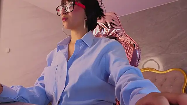 Snapshot of moraa_s chatting on 2, 4, 2026 moraa s online show from 2, 4, 2026