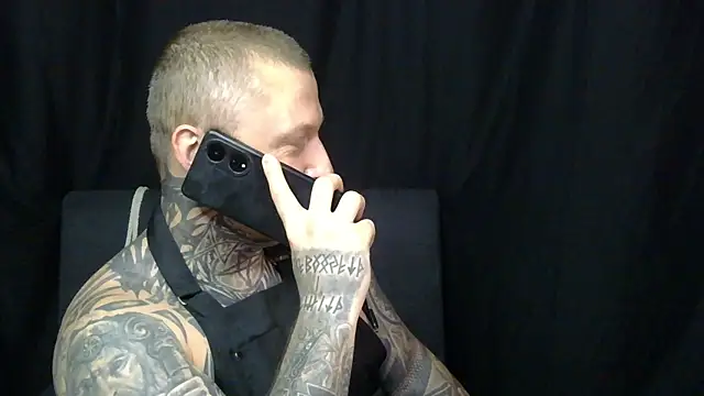 Snapshot of devilWithTats chatting on 4, 7, 2026 devilWithTats online show from 4, 7, 2026
