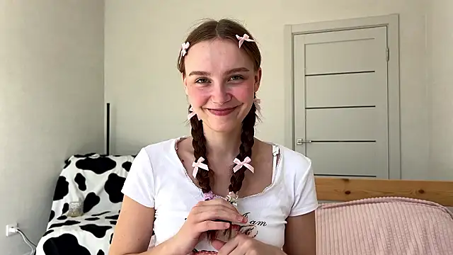 Snapshot of Lolatatee chatting on 12, 3, 2026 Lolatatee online show from 12, 3, 2026