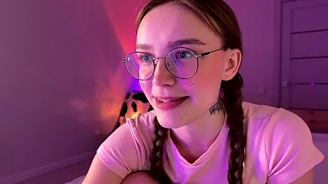 Snapshot of Lolatatee chatting on 16, 3, 2026 Lolatatee online show from 16, 3, 2026