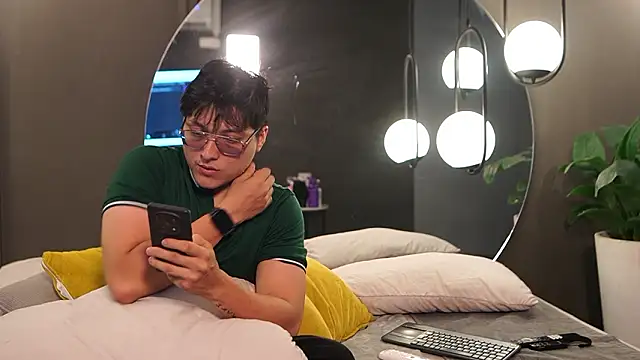 Mia and Belmonth online show from 19, 3, 2026