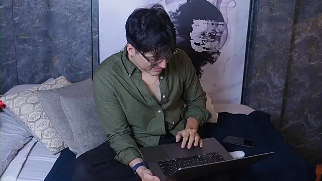 Mia and Belmonth online show from 13, 4, 2026