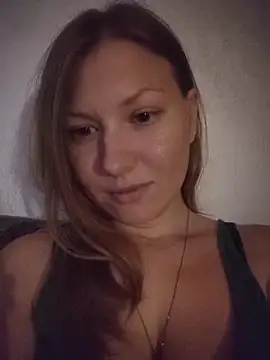August Shine online show from 28, 5, 2026