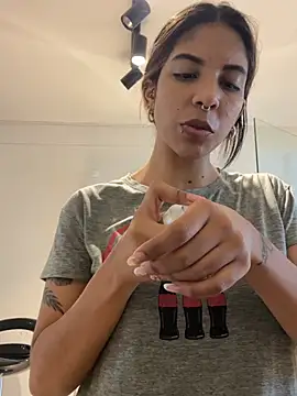 VioletaHills  online show from 1, 4, 2026