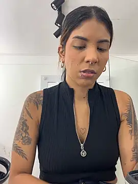 Snapshot of VioletaHills_ chatting on 23, 6, 2026 VioletaHills online show from 23, 6, 2026