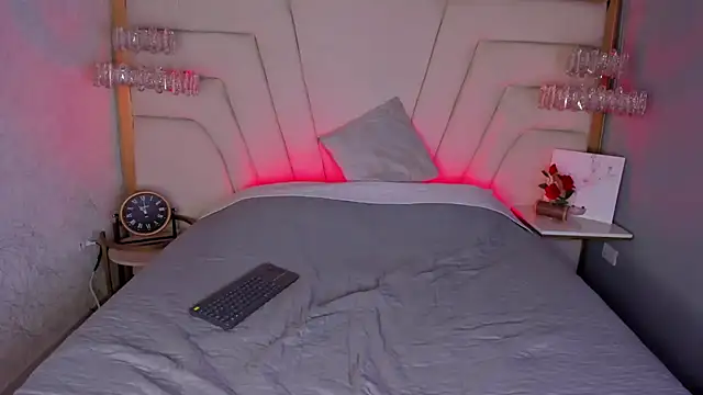 hollannd  online show from 6, 7, 2026