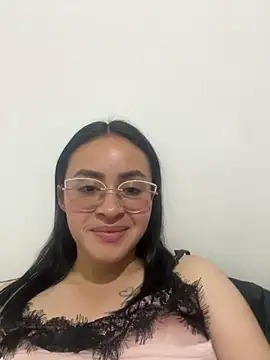 Snapshot of Anni_Rose chatting on 8, 3, 2026 Anni Rose online show from 8, 3, 2026