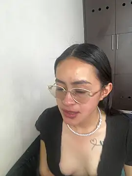 Snapshot of Anni_Rose chatting on 17, 3, 2026 Anni Rose online show from 17, 3, 2026