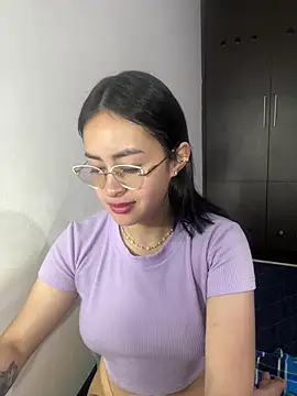 Snapshot of Anni_Rose chatting on 4, 4, 2026 Anni Rose online show from 4, 4, 2026