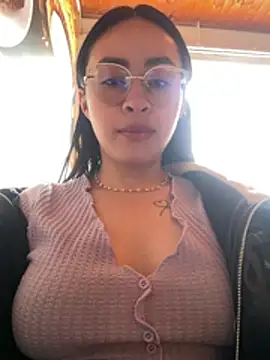 Snapshot of Anni_Rose chatting on 7, 4, 2026 Anni Rose online show from 7, 4, 2026