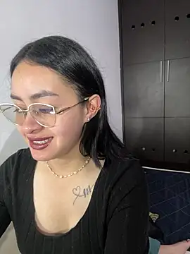 Snapshot of Anni_Rose chatting on 11, 4, 2026 Anni Rose online show from 11, 4, 2026