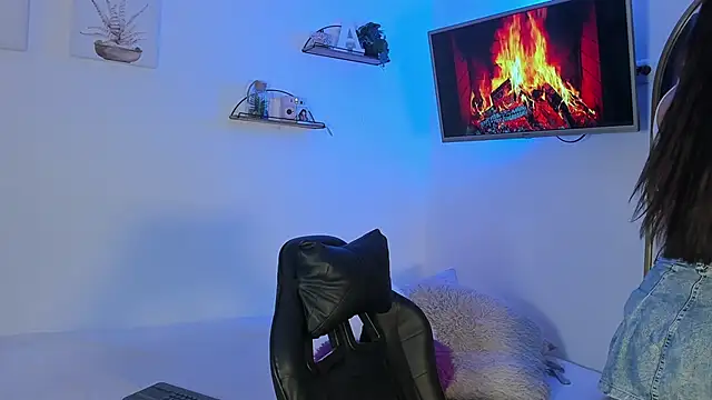 AlaiaRogers online show from 6, 5, 2026