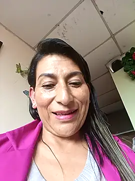 Snapshot of Lucia_Rios chatting on 1, 5, 2026 Lucia Rios online show from 1, 5, 2026