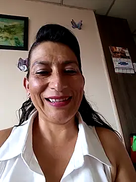 Snapshot of Lucia_Rios chatting on 4, 5, 2026 Lucia Rios online show from 4, 5, 2026