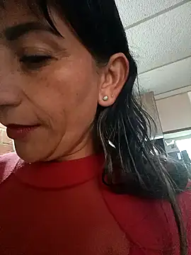 Snapshot of Lucia_Rios chatting on 8, 5, 2026 Lucia Rios online show from 8, 5, 2026