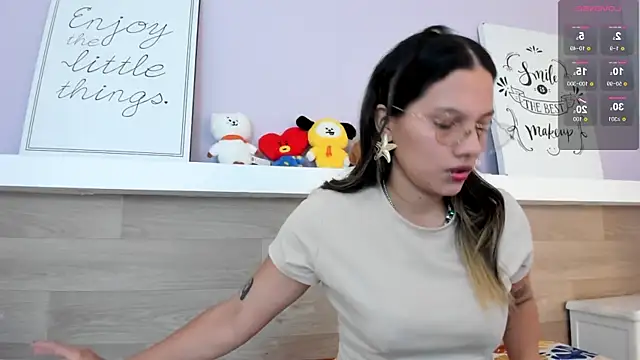 Snapshot of EmmaSanchez_ chatting on 20, 4, 2026 EmmaSanchez online show from 20, 4, 2026