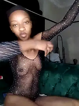 Latoya01 online show from 18, 4, 2026