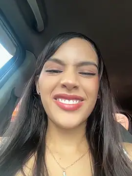 Mia-villalobos online show from 17, 5, 2026